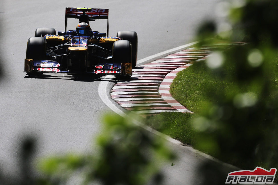 Jean-Eric Vergne pilota el STR7 en el circuito canadiense