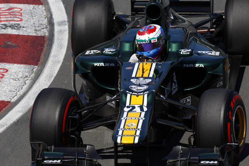 Vitaly Petrov rueda en la clasificación del GP de Canadá 2012