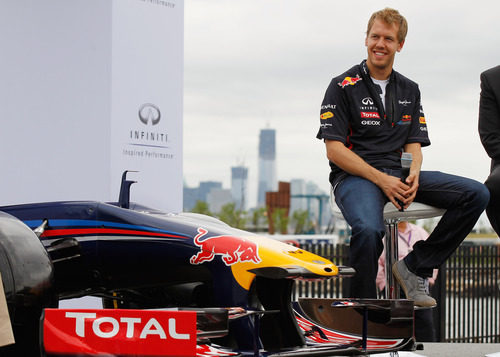 Sebastian Vettel y Red Bull con Manhattan de fondo