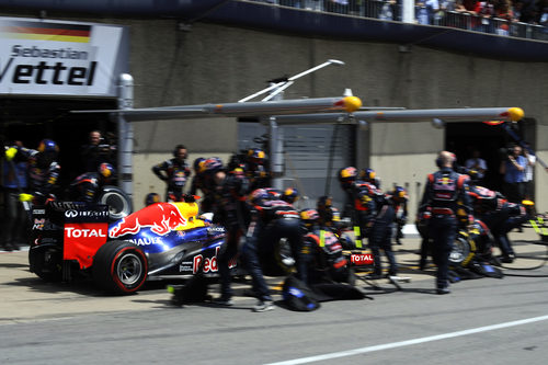 Parada de boxes para Vettel en Canadá 2012