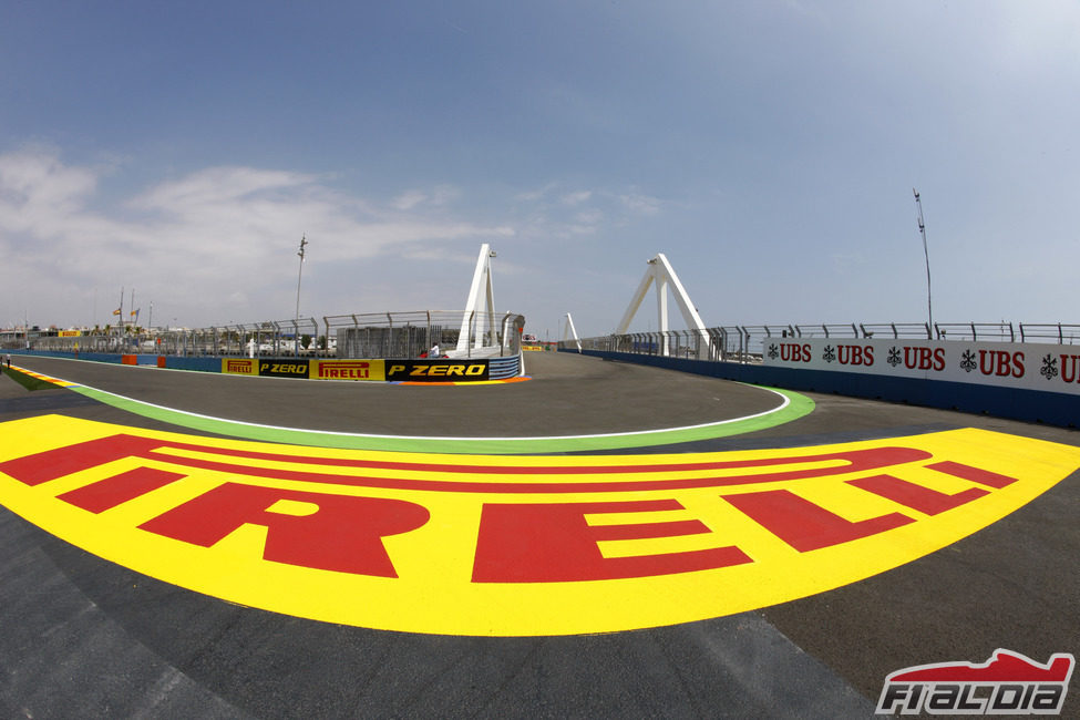 Los colores de Pirelli en el Valencia Street Circuit