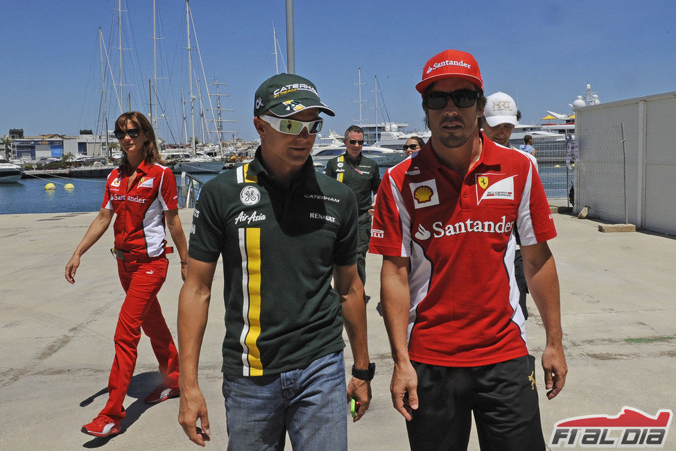 Heikki Kovalainen y Fernando Alonso en el GP de Europa 2012