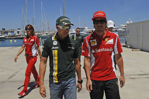 Heikki Kovalainen y Fernando Alonso en el GP de Europa 2012