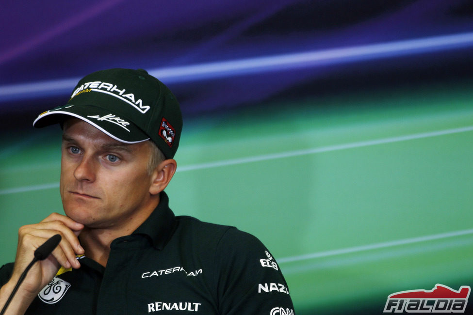 Heikki Kovalainen en la rueda de prensa de la FIA del jueves