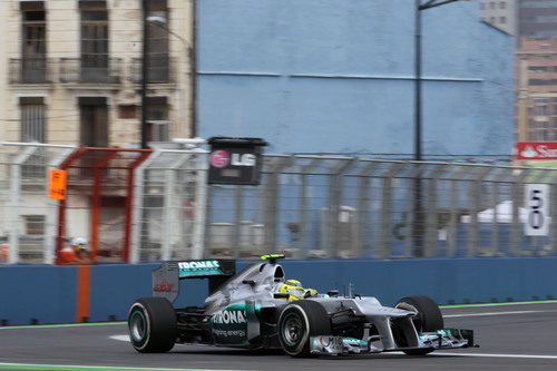 Nico Rosberg a los mandos del W03 en Valencia