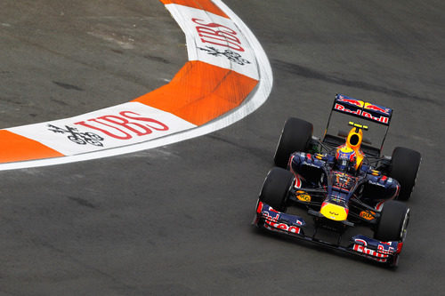 Mark Webber pilota el RB8 en el Valencia Street Circuit