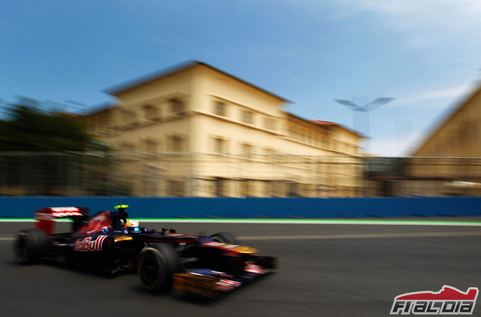 Jean-Eric Vergne vuela en el Valencia Street Circuit