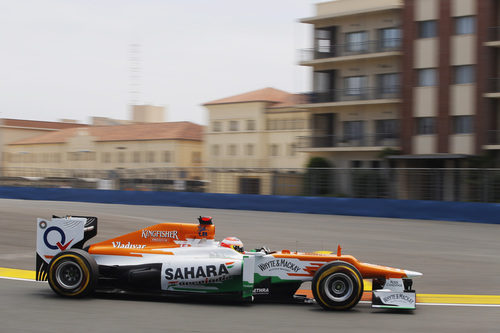 Vista lateral del Force India de Paul Di Resta durante el GP de Europa
