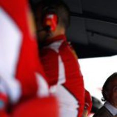 Luca di Montezemolo en Valencia, apoyando a Ferrari