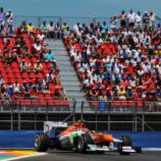 Nico Hülkenberg rueda con los blandos en Valencia