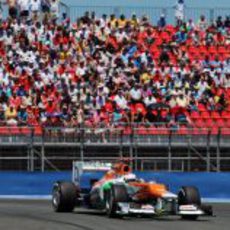 Paul di Resta completa una tanda con los neumáticos medios