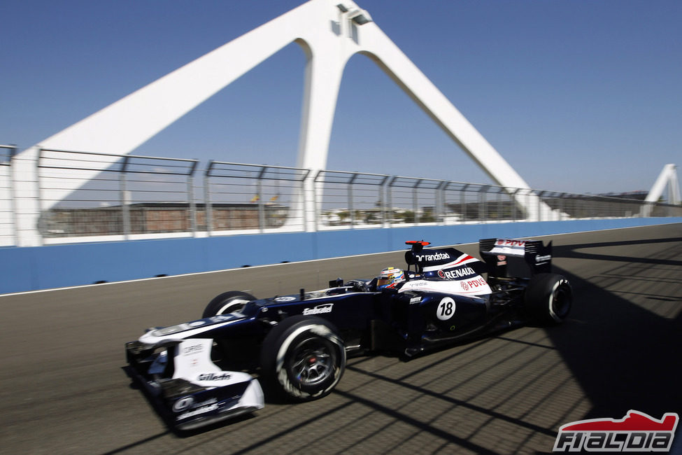 Pastor Maldonado cruza el puente del Valencia Street Circuit