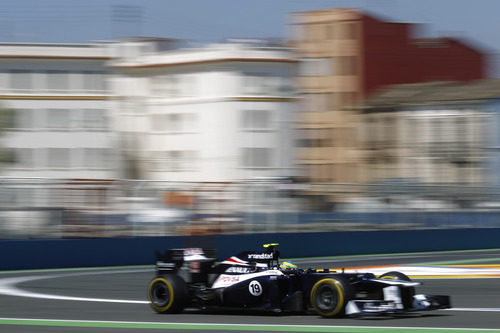 Bruno Senna con los blandos en Valencia