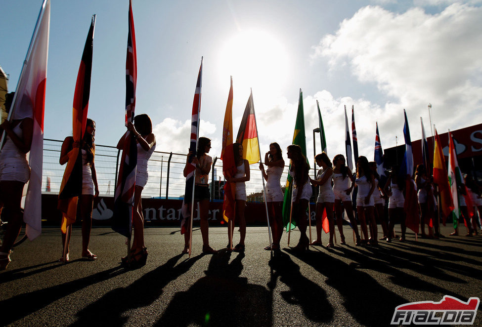 Todas las 'pit babes' del GP de Europa de Fórmula 1