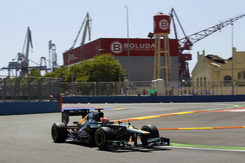 Heikki Kovalainen prueba los blandos en Valencia
