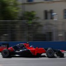 Charles Pic completa una vuelta en el circuito de Valencia