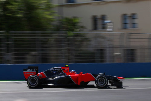 Charles Pic completa una vuelta en el circuito de Valencia