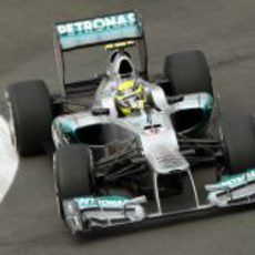 El W03 de Nico Rosberg rueda en el valencia Street Circuit