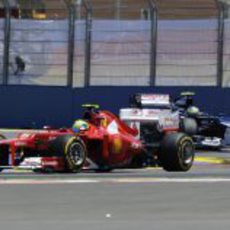 Felipe Massa rueda con los blandos en la carrera en Valencia