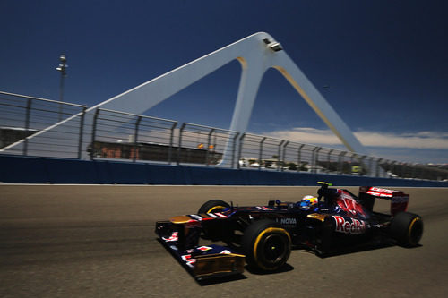 Jean-Eric Vergne pasa por el puente del Valencia Street Circuit