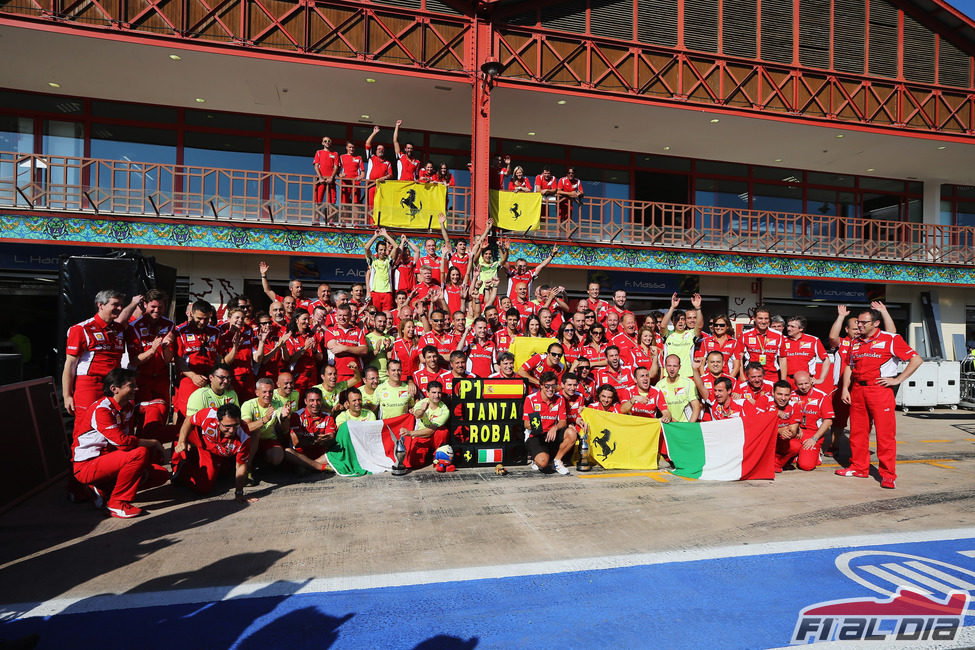 Ferrari celebra la victoria de Fernando Alonso en Valencia