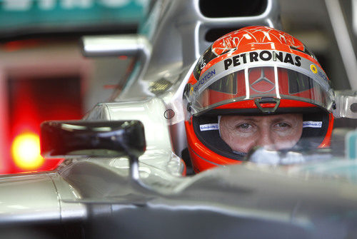 Michael Schumacher se concentra para la carrera en Valencia