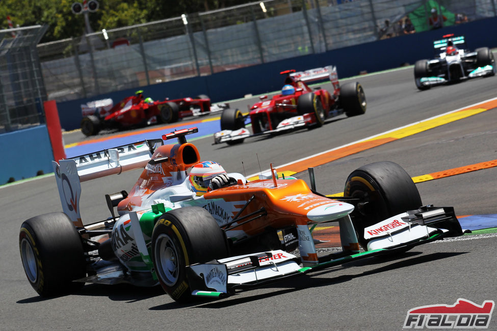 Paul di Resta rueda con blandos en la carrera de Valencia