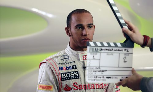 Lewis Hamilton se prepara para grabar