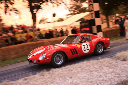 Un Ferrari 250 GTO toma la salida en el Festival de la Velocidad de Goodwood