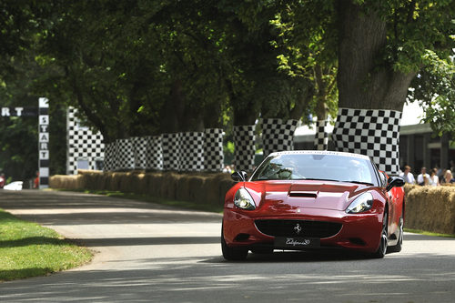 Ferrari California durante el evento del Festival de la Velocidad de Goodwood