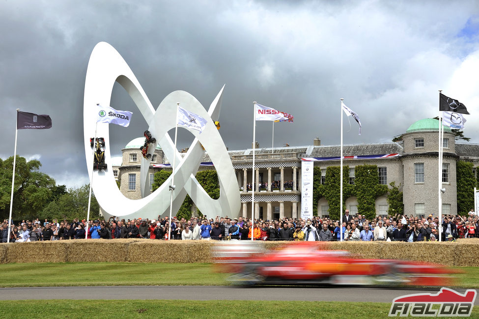 Uno de los bólidos de Ferrari a toda velocidad en Goodwood