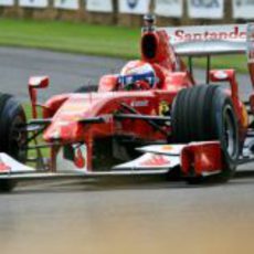 El Ferrari F60 en plena acción en el Festival de la Velocidad de Goodwood