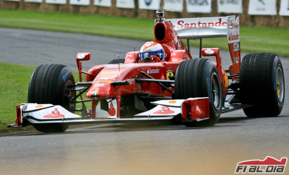 El Ferrari F60 en plena acción en el Festival de la Velocidad de Goodwood