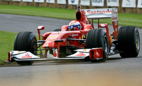 El Ferrari F60 en plena acción en el Festival de la Velocidad de Goodwood