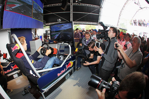 Sebastian Vettel en el simulador en Goodwood
