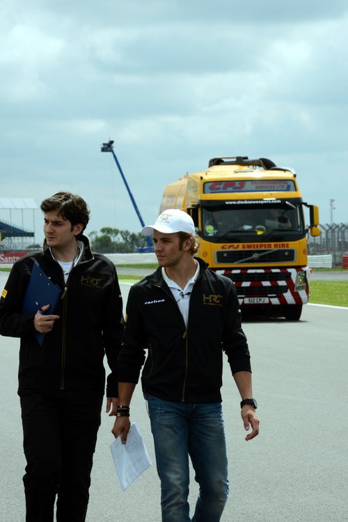 Ángel Baena y Dani Clos recorren la pista de Gran Bretaña