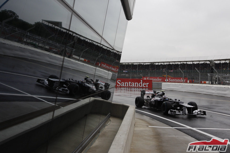 Valtteri Bottas rueda en Silverstone