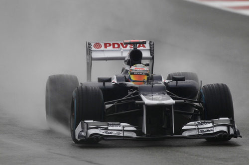 Pastor Maldonado en la lluvia británica