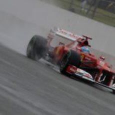 Fernando Alonso bajo el diluvio de Silverstone 2012
