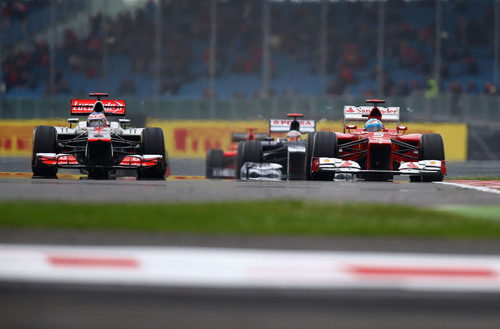 Button y Alonso en la clasificación del GP de Gran Bretaña 2012