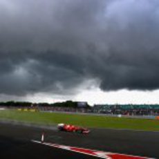 Las nubes negras se ciernen sobre Fernando Alonso