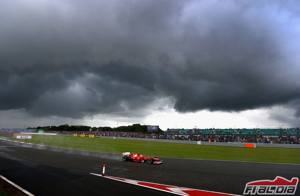 Las nubes negras se ciernen sobre Fernando Alonso