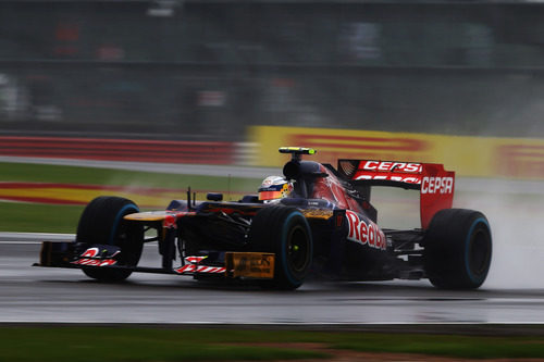 Jean-Eric Vergne 'navega' en el circuito de Silverstone