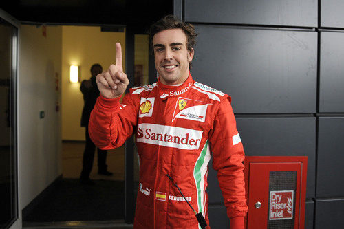 El dedo de Fernando Alonso en Silverstone 2012
