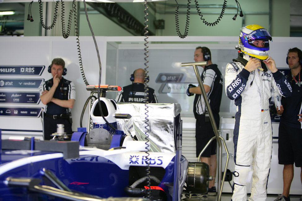 Rosberg preparado para subirse al monoplaza