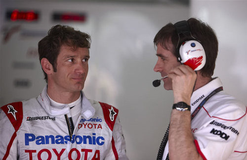 Trulli habla con Pascal Vasselon