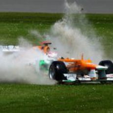 Paul di Resta se sale de la pista de Silverstone