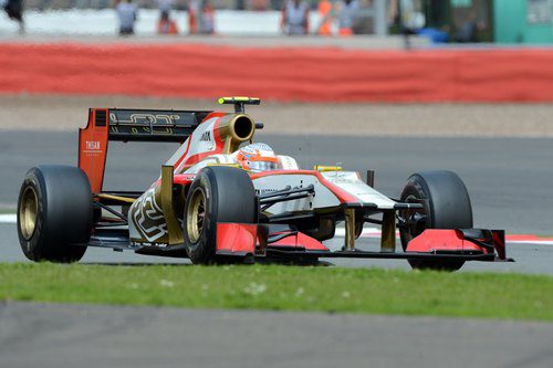 Narain Karthikeyan con su F112 durante el GP de Gran Bretaña 2012