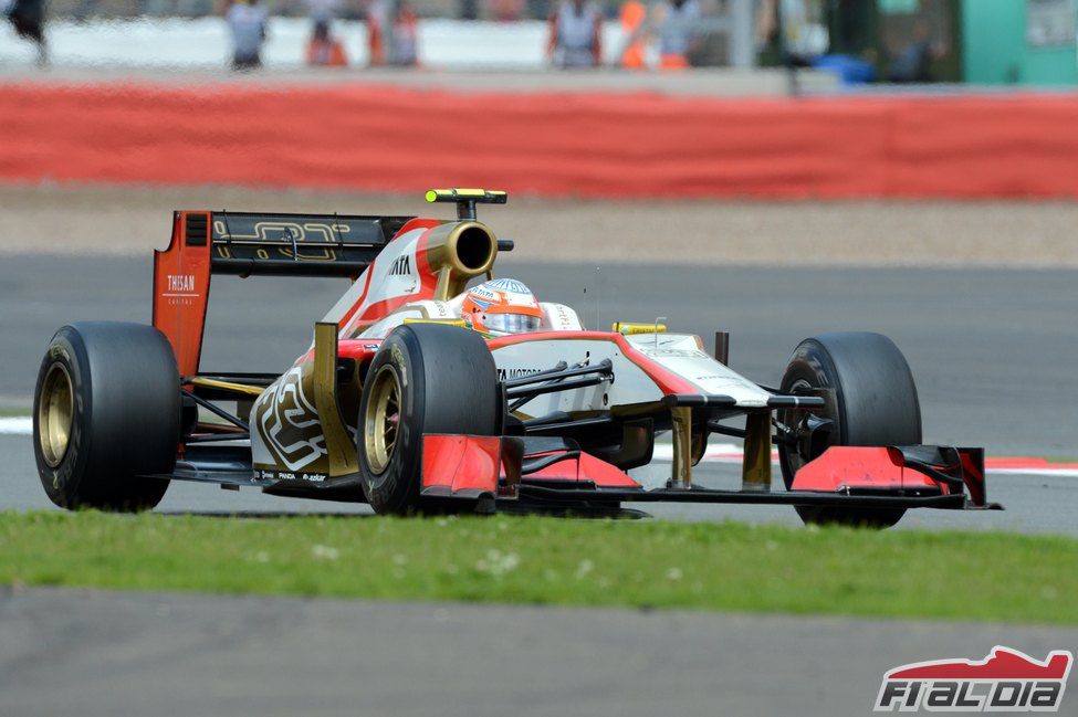 Narain Karthikeyan con su F112 durante el GP de Gran Bretaña 2012