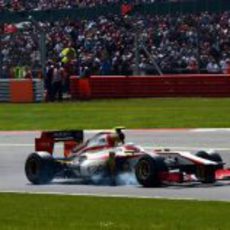 Narain Karthikeyan se pasa de frenada en el GP de Gran Bretaña 2012